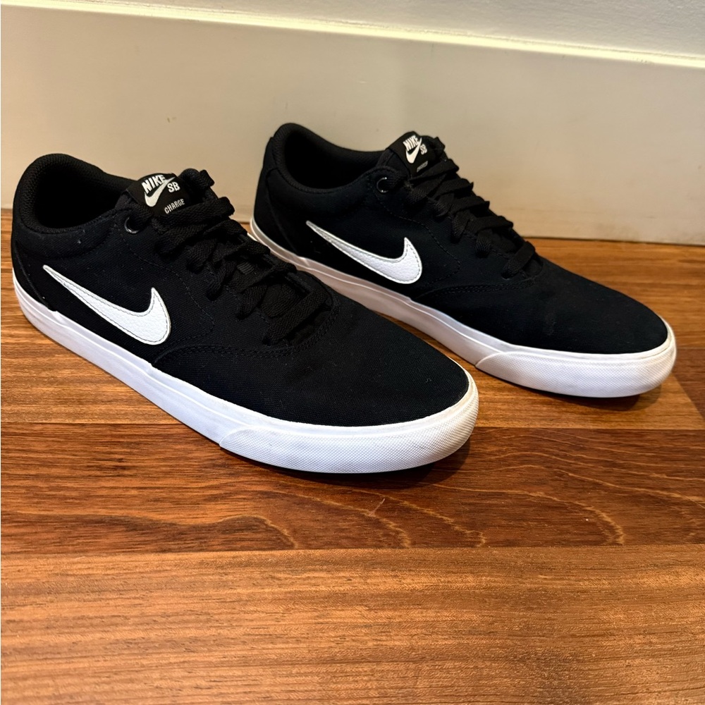 Nike Men's SB Charge Skateboarding Shoe
